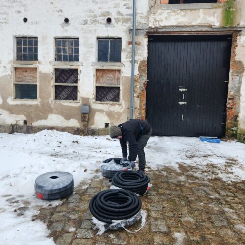 Auspacken und Entwirren des Erdkabelkanals (über 100 Meter)